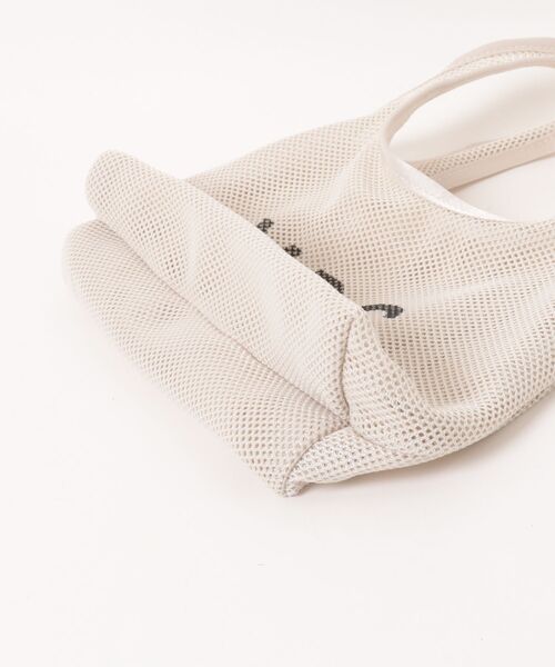 A.P.C.（アーペーセー）の「SHOPPING REBOUND MINI（トートバッグ・メンズ・オフホワイト/ブラック・ONESIZE）」の4枚目の写真