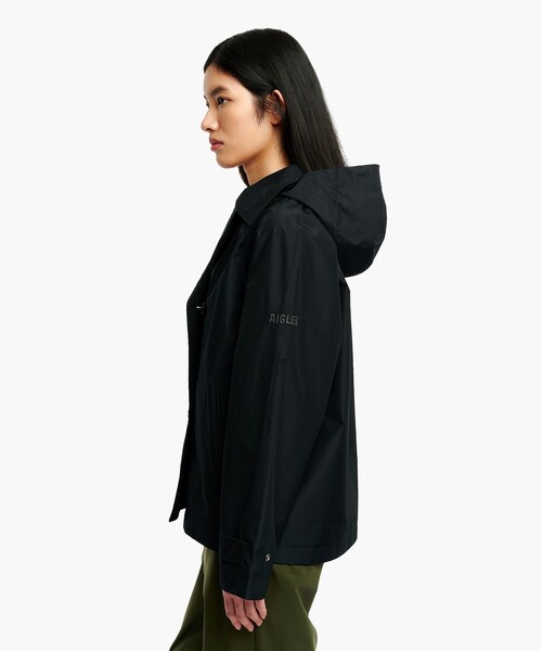 AIGLE（エーグル）の「防風 透湿 防水 GORE-TEX ゴアテックス ショートトレンチコート / フード取り外し可（トレンチコート・レディース・ブラウン/ベージュ/パープル/ブラック・34/36/40/38/42）」の17枚目の写真