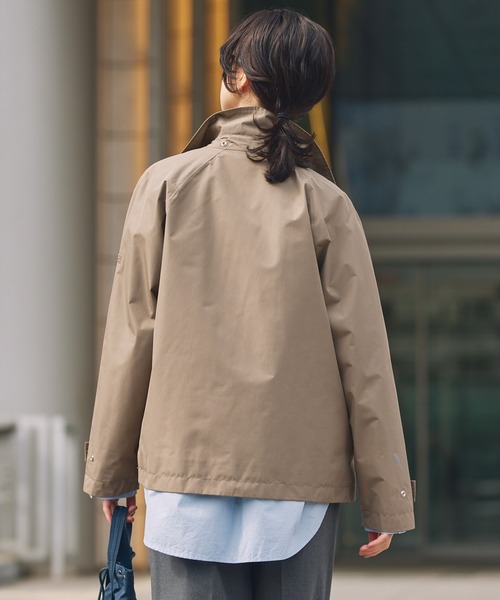 AIGLE（エーグル）の「防風 透湿 防水 GORE-TEX ゴアテックス ショートトレンチコート / フード取り外し可（トレンチコート・レディース・ブラウン/ベージュ/パープル/ブラック・34/36/40/38/42）」の22枚目の写真