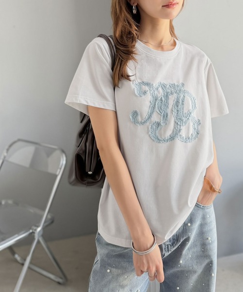 mily bilet（ミウィビレット）の「【mily bilet】1枚でサマになる。レースの透け感と光沢が魅力のレースワッペンTシャツ（半袖）（Tシャツ/カットソー・レディース・チャコール/ライトグレー/ホワイト・SMALL/X-LARGE/LARGE/MEDIUM）」の20枚目の写真