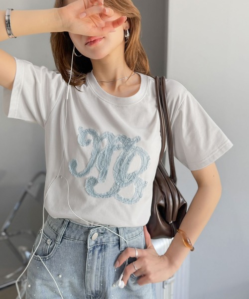mily bilet（ミウィビレット）の「【mily bilet】1枚でサマになる。レースの透け感と光沢が魅力のレースワッペンTシャツ（半袖）（Tシャツ/カットソー・レディース・チャコール/ライトグレー/ホワイト・SMALL/X-LARGE/LARGE/MEDIUM）」の18枚目の写真