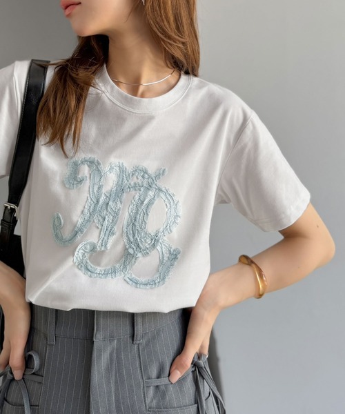 mily bilet（ミウィビレット）の「【mily bilet】1枚でサマになる。レースの透け感と光沢が魅力のレースワッペンTシャツ（半袖）（Tシャツ/カットソー・レディース・チャコール/ライトグレー/ホワイト・SMALL/X-LARGE/LARGE/MEDIUM）」の21枚目の写真
