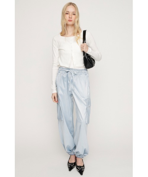 SLY（スライ）の「WASHED SATIN CARGO PT ウォッシュドサテンカーゴパンツ 春服（カーゴパンツ・レディース・ライトブルー/カーキ/ライトブラック・1/2）」の16枚目の写真