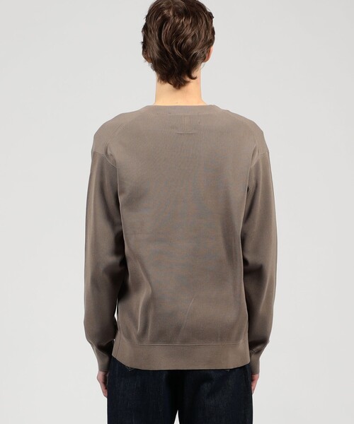 TOMORROWLAND （トゥモローランド）の「TOMORROWLAND tricot コットンポリエステルプレーティング  Vネックニット（ニット/セーター・メンズ・グレイッシュベージュ/ブラック/ライトカーキ/ライトグレー・L/M/S）」の8枚目の写真