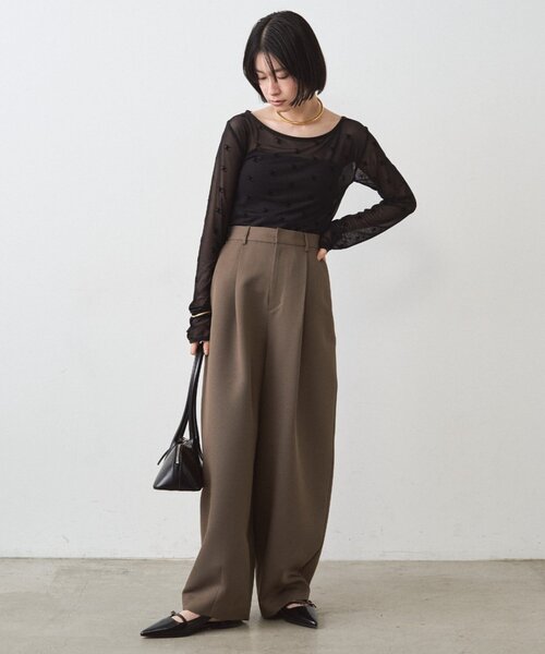 LOUNGEDRESS（ラウンジドレス）の「モノグラムシアープルオーバー（Tシャツ/カットソー・レディース・ベージュ/ブラック・FREE）」の5枚目の写真