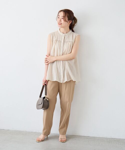 le.coeur blanc(ルクールブラン)の「《WEB限定アイテム》ガーゼノースリーブブラウス(シャツ/ブラウス・レディース・グリーン/ネイビー/ベージュ/オフホワイト・38)」の10枚目の写真