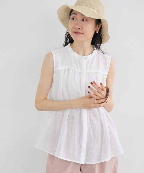 le.coeur blanc(ルクールブラン)の「《WEB限定アイテム》ガーゼノースリーブブラウス(シャツ/ブラウス・レディース・グリーン/ネイビー/ベージュ/オフホワイト・38)」の18枚目の写真