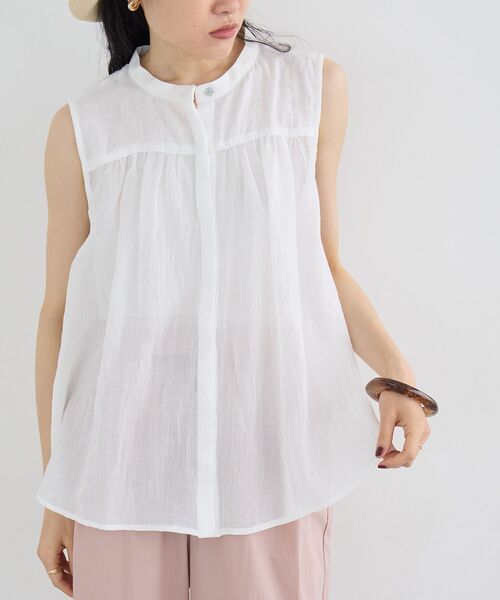 le.coeur blanc(ルクールブラン)の「《WEB限定アイテム》ガーゼノースリーブブラウス(シャツ/ブラウス・レディース・グリーン/ネイビー/ベージュ/オフホワイト・38)」の19枚目の写真