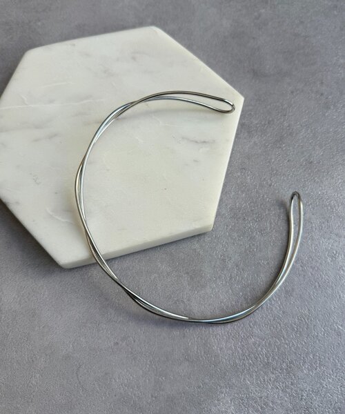 DouDou（ドゥドゥ）の「ウェーブリングチョーカー（ネックレス・レディース・ゴールド/シルバー・FREE）」の4枚目の写真