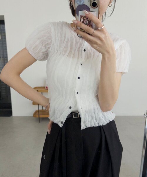 CAPRICIEUX LE'MAGE（カプリシューレマージュ）の「シャーリング半袖カーディガン（カーディガン/ボレロ・レディース・ベージュ/グレー/ホワイト・FREE）」の9枚目の写真