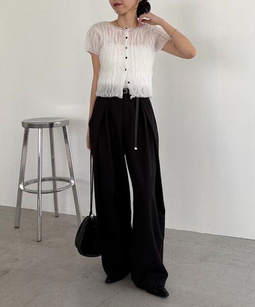 CAPRICIEUX LE'MAGE（カプリシューレマージュ）の「シャーリング半袖カーディガン（カーディガン/ボレロ・レディース・ベージュ/グレー/ホワイト・FREE）」の8枚目の写真