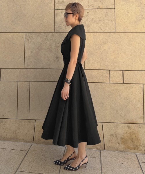 JENNE（ジェンヌ）の「エアリーライトサマートレンチワンピース＜軽量・クール素材＞（ワンピース・レディース・ブラック/ホワイト/ネイビー・MEDIUM/LARGE/SMALL）」の6枚目の写真