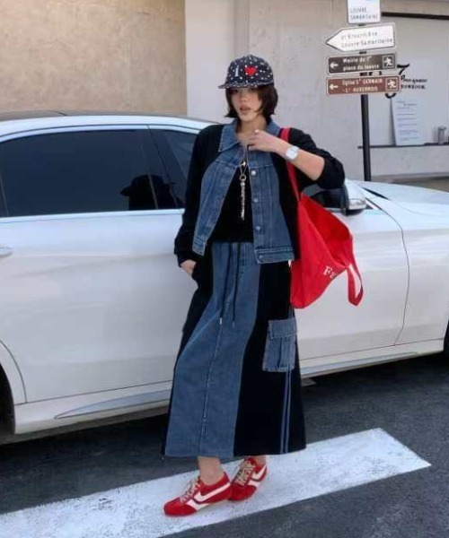 FAVORITO(ファヴォリート)の「デニム切り替えスウェットジャケットスカートセットアップ(セットアップ・レディース・ブラック/ブルー/ブラウン/グレー・F)」の8枚目の写真