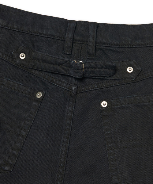 NOMANUAL（NOMANUAL）の「CINCH BACK BERMUDA SHORTS - BLACK（その他パンツ・レディース・その他・MEDIUM/LARGE/SMALL/X-LARGE）」の2枚目の写真