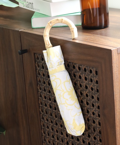 FUNALIVE（ファンアライブ）の「大花柄バンブーハンドル折りたたみ日傘（折りたたみ傘・レディース・イエロー/ブラック/アイボリー・FREE）」の6枚目の写真