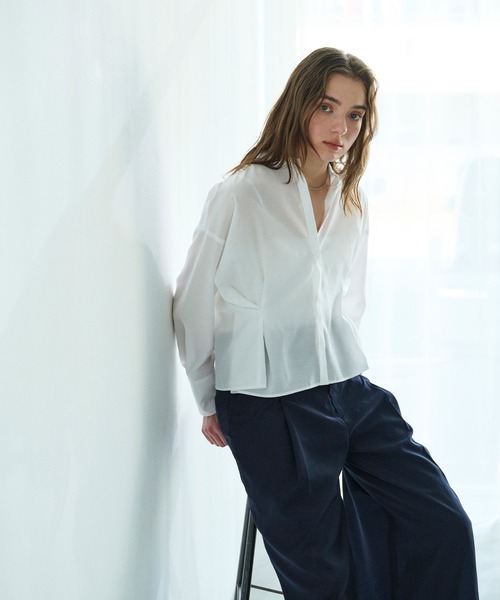 N.O.R.C（ノーク）の「ブライトローン撥水フォルムブラウス【AIRY MOTION】（シャツ/ブラウス・レディース・ホワイト/ピンク/ネイビー・フリー）」の2枚目の写真