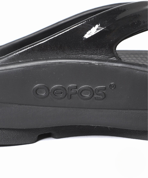 OOFOS(ウーフォス)の「《追加》【OOFOS/ウーフォス】 OOmega:サンダル(サンダル・レディース・ベージュ/ブラック・25cm/24cm/23cm)」の15枚目の写真