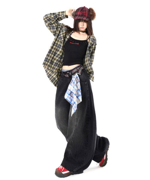 neos(ネオス)の「【neos】カーブデニムパンツ メンズ レディース バレルデニム ワイドパンツ ルーズ ジーンズ バンダナ付き 韓国ファッション ストリート(デニムパンツ・レディース・ブルー/ブラック・SMALL/LARGE/MEDIUM)」の3枚目の写真