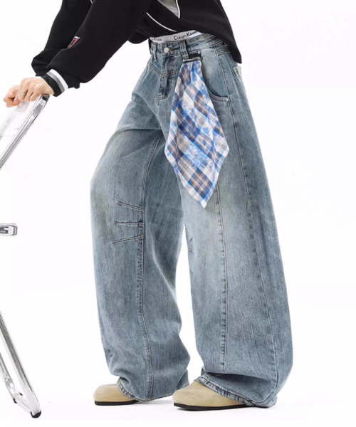 neos(ネオス)の「【neos】カーブデニムパンツ メンズ レディース バレルデニム ワイドパンツ ルーズ ジーンズ バンダナ付き 韓国ファッション ストリート(デニムパンツ・レディース・ブルー/ブラック・SMALL/LARGE/MEDIUM)」の14枚目の写真
