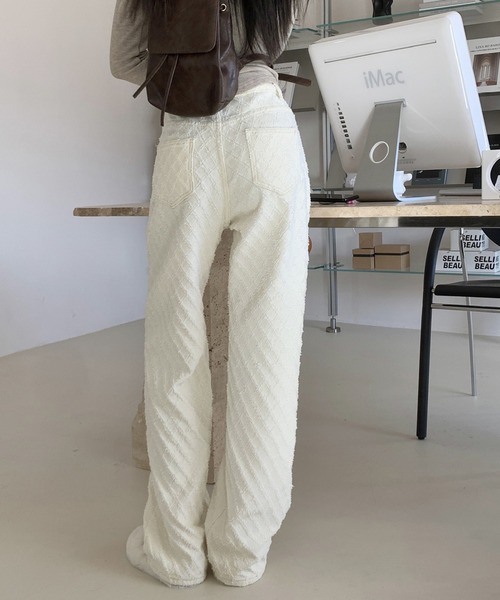 shyam inspiration(シャムインスピレーション)の「ジャガードワイドストレートデニムパンツ(デニムパンツ・レディース・ホワイト・L/M)」の2枚目の写真