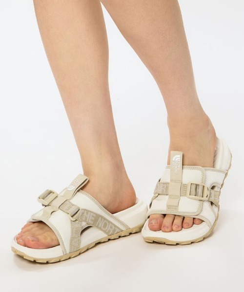 THE NORTH FACE(ザノースフェイス)の「THE NORTH FACE EXPLORER CAMP SLIDES(ザ・ノース・フェイス エクスプローラー キャンプ スライド)(サンダル・レディース・ベージュ系/ブラック系・25cm/24cm/23cm)」の1枚目の写真