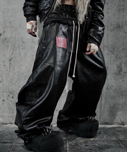 RICH(リッチ)の「【RICH】Wide Leg Boxing Pant / 【リッチ】レイヤードコーティングワイドパンツ<着用動画あり>(その他パンツ・メンズ・ブラック・02/01)」の3枚目の写真