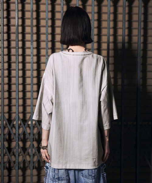 ERAR(エラー)の「【ERAR】ヴィンテージライクオーバーサイズメタルプレートTシャツ(Tシャツ/カットソー・メンズ・ブラック/ホワイト/ブラック系・L/M/XL/S)」の21枚目の写真