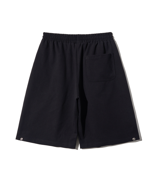 GAKKAI UNIONS(ガッカイユニオンズ)の「サイドスナップピンタックバミューダパンツブラック(その他パンツ・レディース・その他・MEDIUM/LARGE/SMALL)」の3枚目の写真