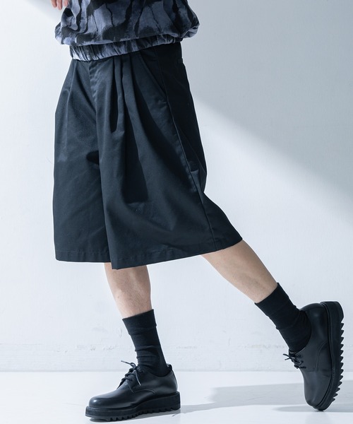 MDR(エムディアール)の「ワイドタックショーツ(その他パンツ・メンズ・ブラック/ベージュ・L/M)」の2枚目の写真