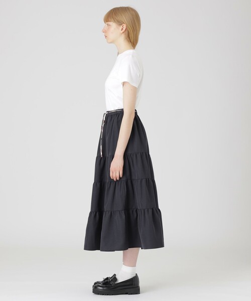 BLUE LABEL CRESTBRIDGE(ブルーレーベルクレストブリッジ)の「【一部店舗限定】エアロツイルティアードスカート(スカート・レディース・ベージュ/ダークネイビー・38/36)」の8枚目の写真