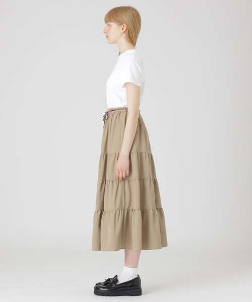 BLUE LABEL CRESTBRIDGE(ブルーレーベルクレストブリッジ)の「【一部店舗限定】エアロツイルティアードスカート(スカート・レディース・ベージュ/ダークネイビー・38/36)」の11枚目の写真