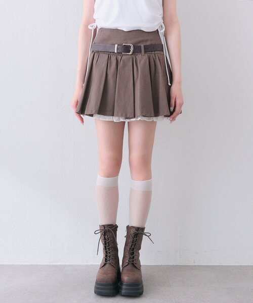 OLIVE des OLIVE（オリーブデオリーブ）の「ベルト付きタックフレアスカート（スカート・レディース・チャコールグレー/ブラック/ブラウン・FREE）」の16枚目の写真