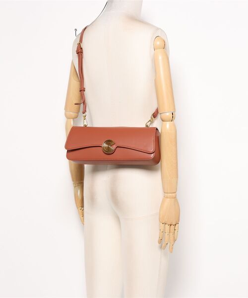 NiiNa(ニーナ)の「【NiiNa】【高品質牛革】ワンハンドルレクタングルバゲットバッグ / WEB限定(ハンドバッグ・レディース・ブラウン・FREE)」の12枚目の写真