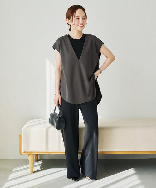 KOBE LETTUCE（コウベレタス）の「[ 田中亜希子さんコラボ ] ジャージー深Vネックフレンチトップス（Tシャツ/カットソー・レディース・ブラック/オフホワイト/グレー系/ベージュ系・M-Short/M-Long）」の4枚目の写真