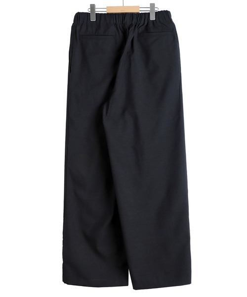 marka（マーカ）の「marka / マーカ：WIDE CYLINDER FIT EASY PANTS -2/72 WOOL TROPICAL WASHER -：M26A11PT01C[COR]（スラックス・メンズ・ブラック系その他・1(S)/2(M)）」の9枚目の写真