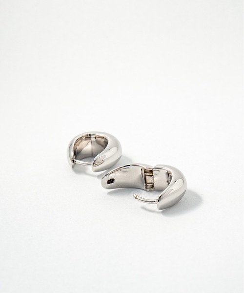 TOM WOOD（トムウッド）の「【TOMWOOD】ice hoop small アイスフープ シルバー ピアス　ユニセックス（ピアス（両耳用）・レディース・シルバー・FREE）」の5枚目の写真