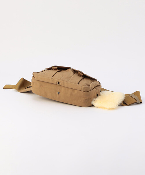 FILSON(フィルソン)の「FILSON/フィルソン Compact Fishing Waist Pack(ショルダーバッグ・メンズ・ブラウン・フリ-)」の4枚目の写真