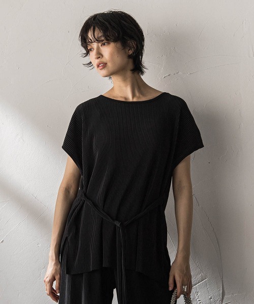 MAYSON GREY(メイソングレイ)の「【WEB限定】クリスタルプリーツパンツセットアップ(ワンピース・レディース・ブラック/ベージュ・M)」の10枚目の写真