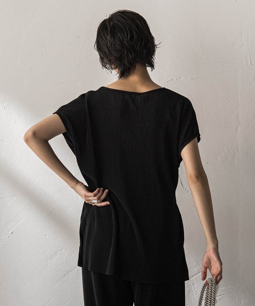 MAYSON GREY(メイソングレイ)の「【WEB限定】クリスタルプリーツパンツセットアップ(ワンピース・レディース・ブラック/ベージュ・M)」の11枚目の写真