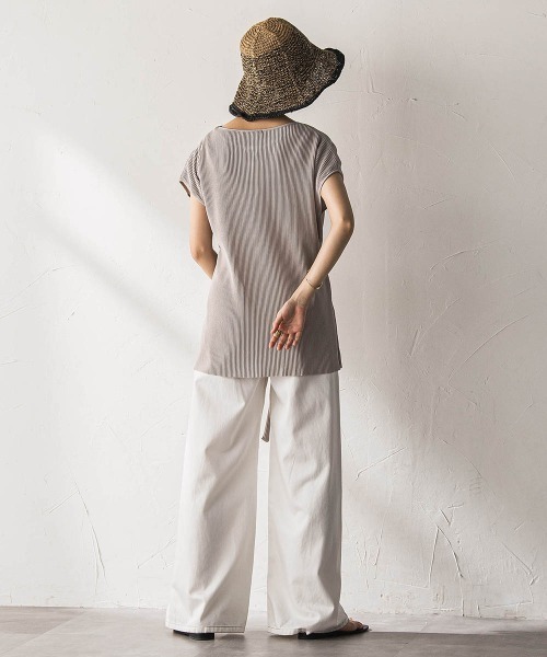 MAYSON GREY(メイソングレイ)の「【WEB限定】クリスタルプリーツパンツセットアップ(ワンピース・レディース・ブラック/ベージュ・M)」の16枚目の写真