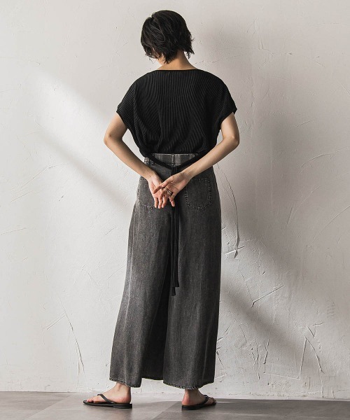 MAYSON GREY(メイソングレイ)の「【WEB限定】クリスタルプリーツパンツセットアップ(ワンピース・レディース・ブラック/ベージュ・M)」の13枚目の写真