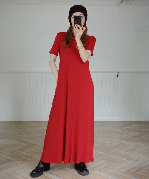 MIELI INVARIANT(ミエリインヴァリアント)の「Rib Pitch Cut Flare Dress(ワンピース・レディース・グレー/レッド・FREE)」の11枚目の写真