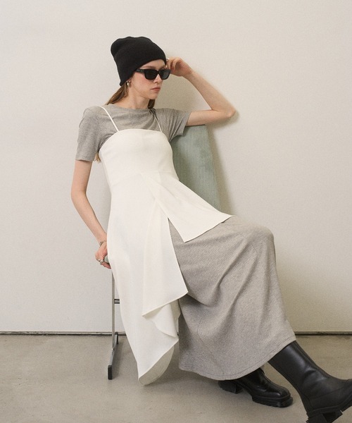 MIELI INVARIANT(ミエリインヴァリアント)の「Rib Pitch Cut Flare Dress(ワンピース・レディース・グレー/レッド・FREE)」の20枚目の写真