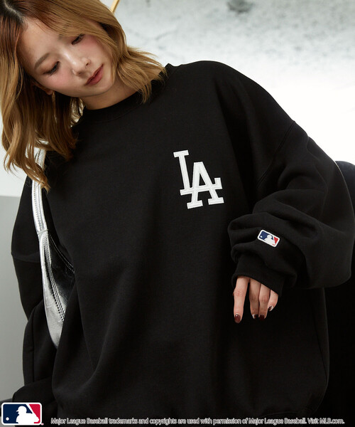 PUBLUX(パブリュクス)の「PUBLUX/パブリュクス 別注 MLB ロゴ スウェット 限定展開(スウェット・メンズ・ネイビー/グリーン/サックスブルー/ライトグレー/ブラウン/ブラック・LARGE/SMALL/MEDIUM)」の18枚目の写真