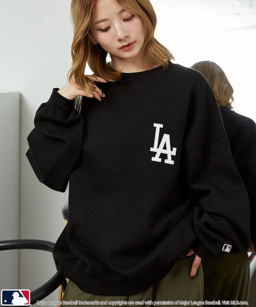 PUBLUX(パブリュクス)の「PUBLUX/パブリュクス 別注 MLB ロゴ スウェット 限定展開(スウェット・メンズ・ネイビー/グリーン/サックスブルー/ライトグレー/ブラウン/ブラック・LARGE/SMALL/MEDIUM)」の11枚目の写真