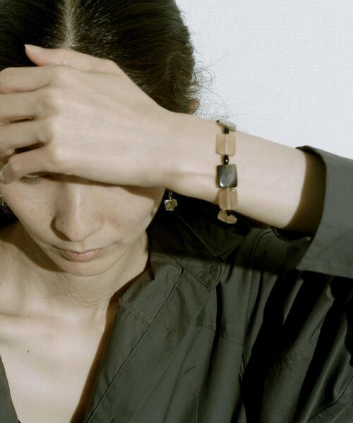 SMELLY(スメリー)の「SMELLY so’ square horn onyx bracelet(ブレスレット・レディース・シルバー系その他・-)」の3枚目の写真