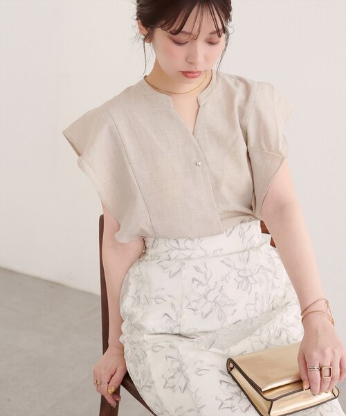 natural couture(ナチュラルクチュール)の「【sherbet line】UV接触冷感袖ラッフルスキッパーブラウス(シャツ/ブラウス・レディース・ブルー/ベージュ/ブラック/ネイビー・FREE)」の2枚目の写真