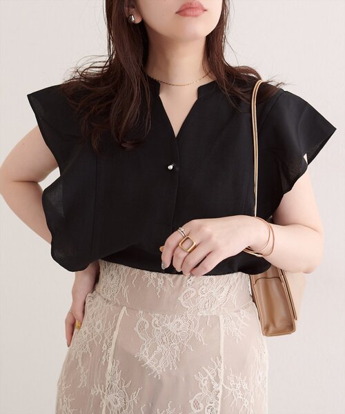 natural couture(ナチュラルクチュール)の「【sherbet line】UV接触冷感袖ラッフルスキッパーブラウス(シャツ/ブラウス・レディース・ブルー/ベージュ/ブラック/ネイビー・FREE)」の1枚目の写真