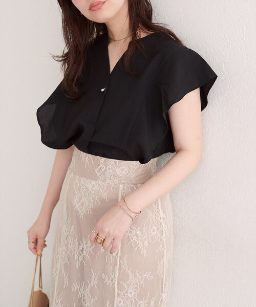 natural couture(ナチュラルクチュール)の「【sherbet line】UV接触冷感袖ラッフルスキッパーブラウス(シャツ/ブラウス・レディース・ブルー/ベージュ/ブラック/ネイビー・FREE)」の5枚目の写真
