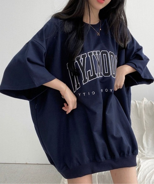 Lips(リップス)の「存在感のあるBLOOKLYNロゴが映える!ストリートスタイルにぴったりなビッグシルエットTシャツ(Tシャツ/カットソー・レディース・ネイビー/グレー/ブラック/アイボリー・FREE)」の7枚目の写真